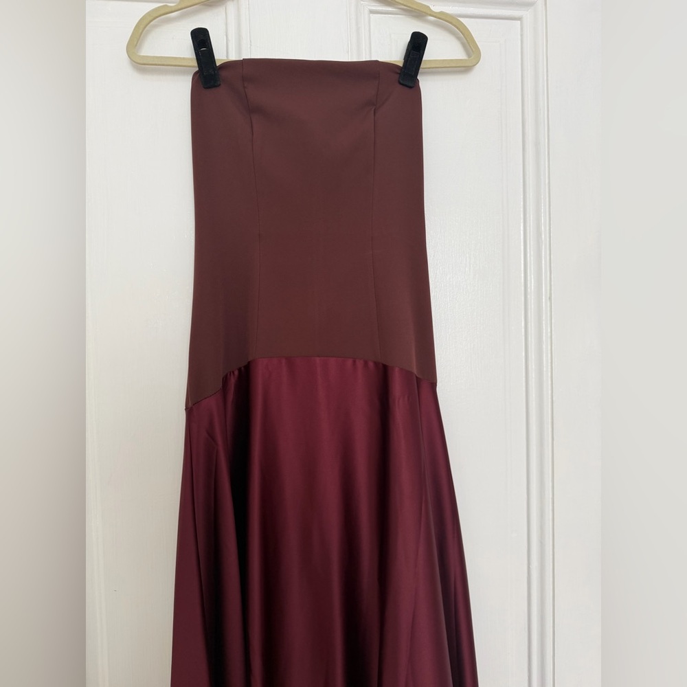Maroon strapless two tone satin gown - small - Picture 3 of 3